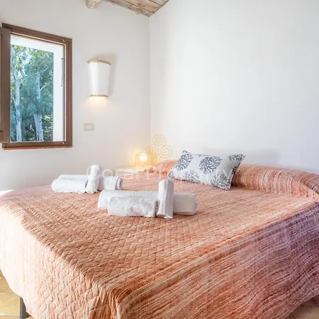 Secret View - 2 Beds - Wi-fi - Parking - By Coral *